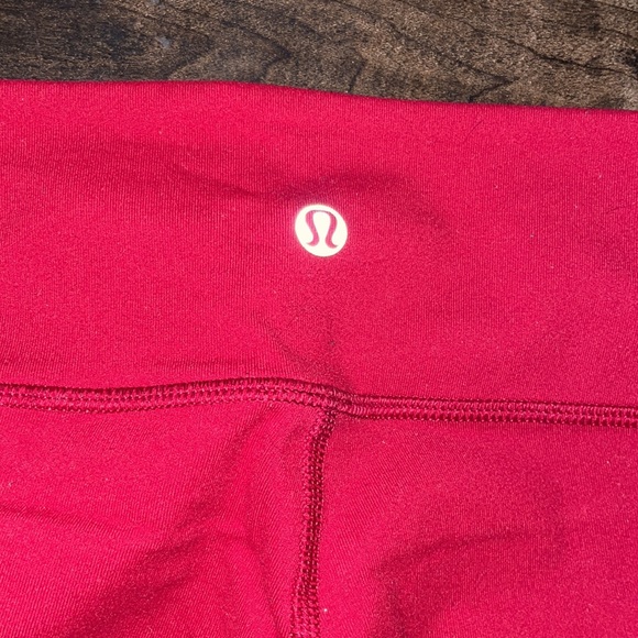 Red lululemon cropped leggings - Picture 3 of 4